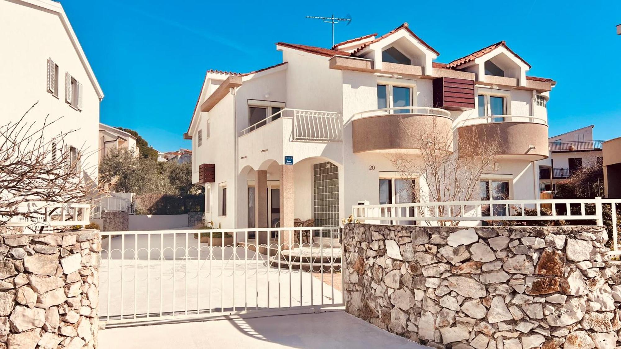 Luxury Beach Apartment W Sunset Sea Views Šibenik Extérieur photo